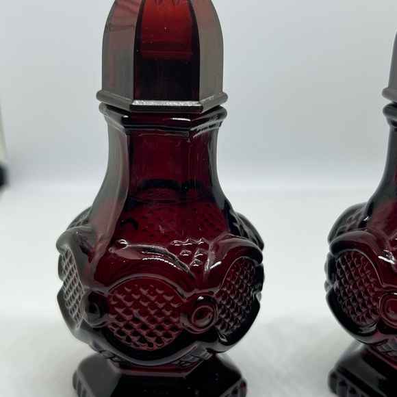 Avon Cape Cod Salt and Pepper Shaker Cologne Bottles. EUC - Picture 2 of 6